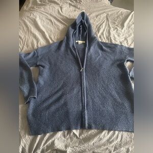 Hooded wool sweater with front zipper